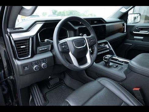 Used 2025 GMC Sierra 1500 Denali w/ Technology Package AWD/4WD image 18