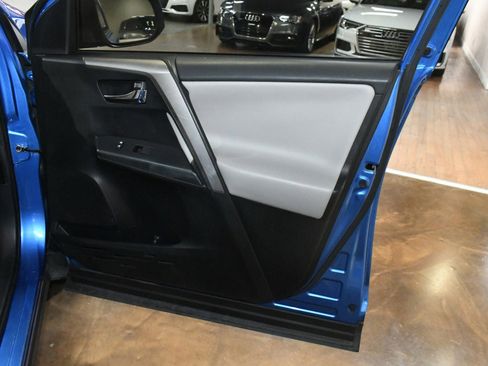 Used 2018 Toyota RAV4 XLE image 42