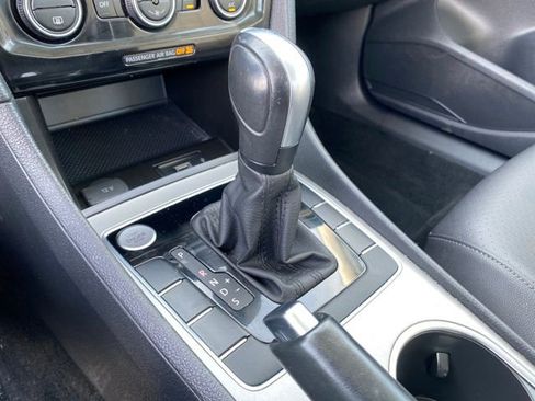 Used 2022 Volkswagen Passat 2.0T image 10