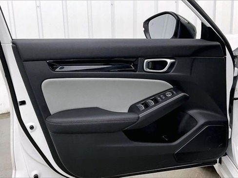 Certified 2025 Honda Civic Sport Touring image 21