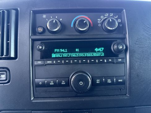 Used 2022 GMC Savana 2500 image 22