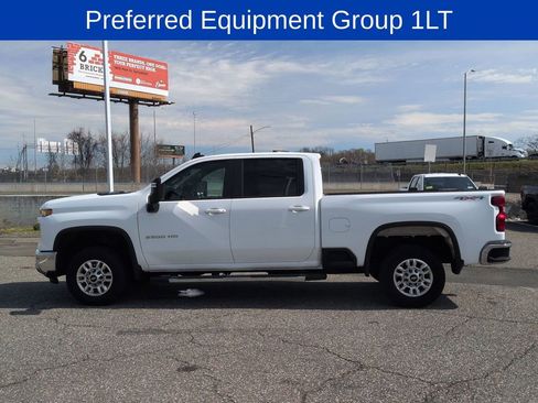 Used 2025 Chevrolet Silverado 2500 LT w/ Convenience Package image 6