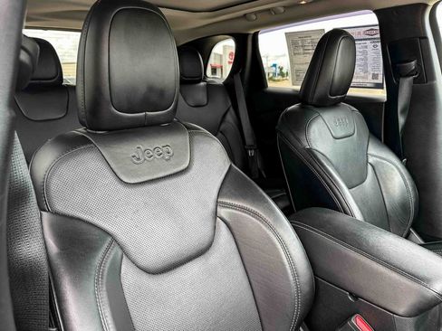 Used 2022 Jeep Cherokee Latitude Lux w/ Sun & Sound Group FWD image 24