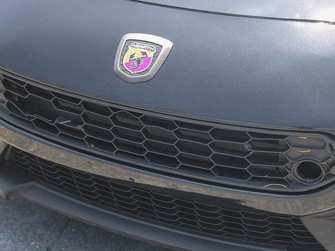 Used 2018 FIAT 124 Spider Abarth RWD image 6