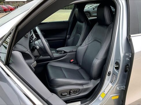 Used 2025 Lexus UX 300h FWD image 8
