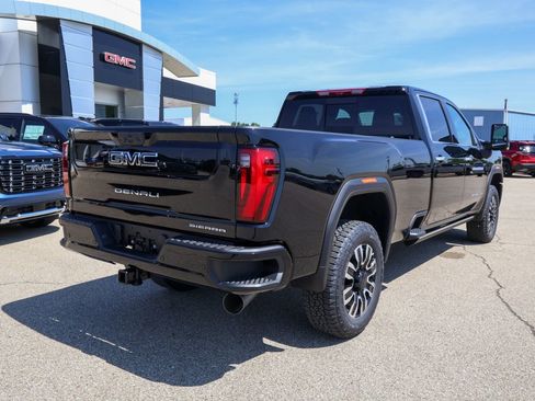 New 2026 GMC Sierra 3500 Denali Ultimate AWD/4WD image 3