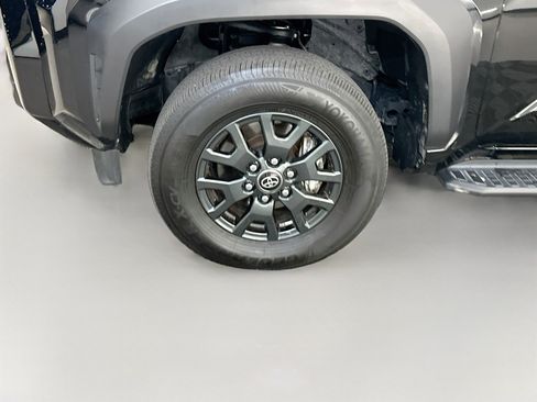Used 2025 Toyota 4Runner SR5 AWD/4WD image 11