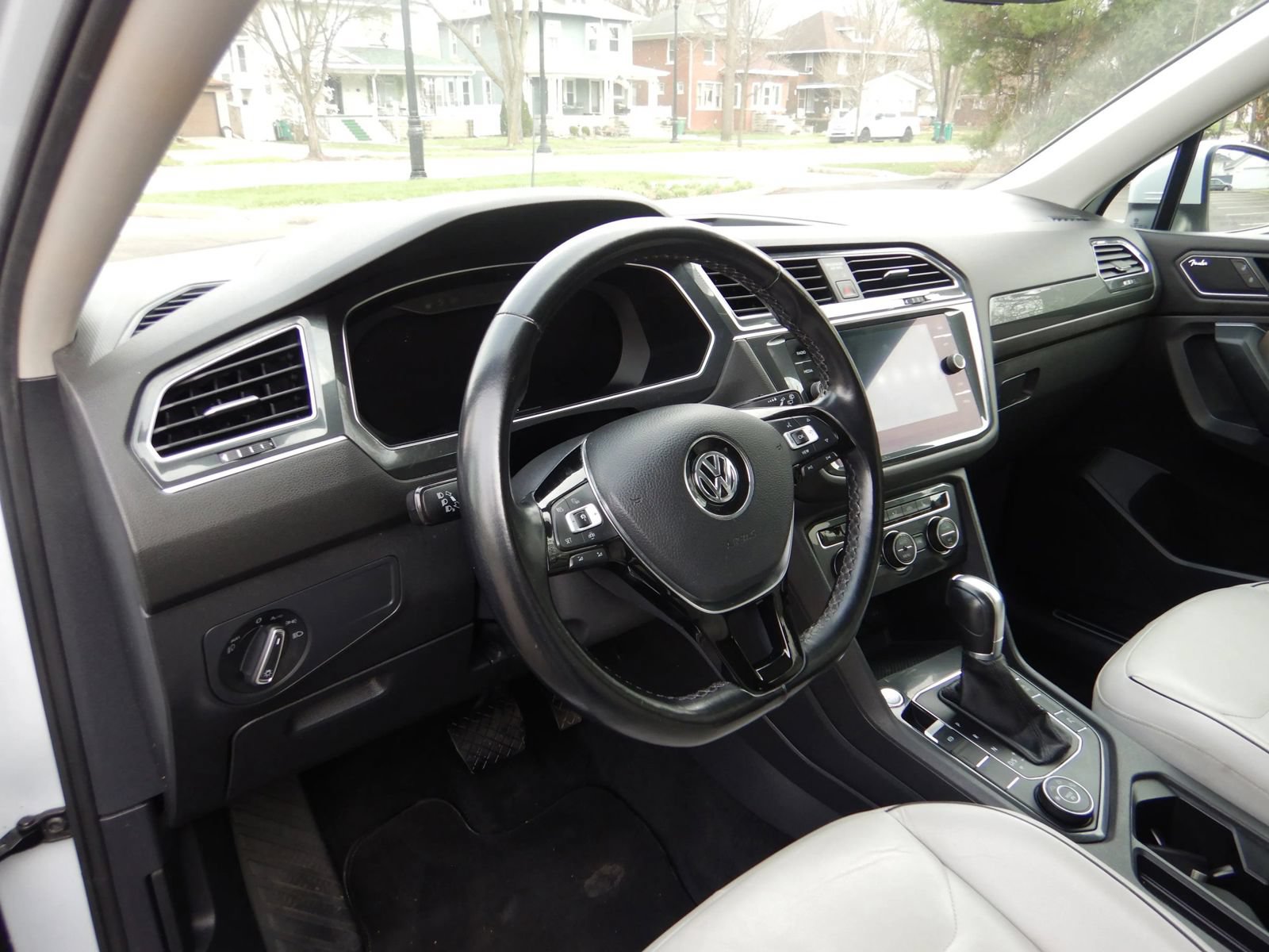 Used 2019 Volkswagen Tiguan SEL Premium AWD/4WD image 13