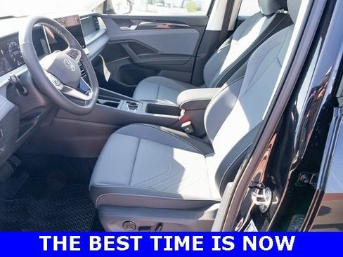 New 2025 Volkswagen Tiguan SE image 16