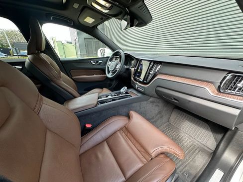 Used 2023 Volvo XC60 T8 Ultimate image 39