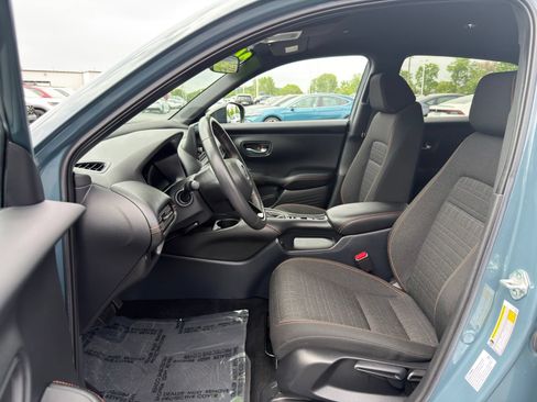 Used 2024 Honda HR-V Sport image 11
