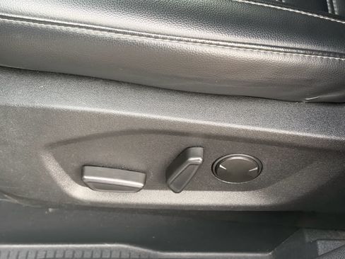 Used 2024 Ford Edge SEL AWD/4WD image 12