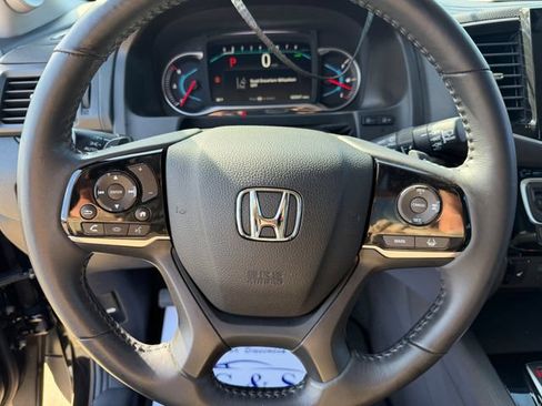 Used 2020 Honda Pilot Touring image 23