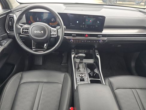 Used 2024 Kia Sorento S image 25