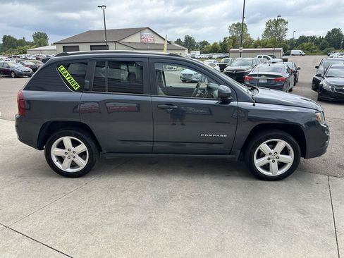 Used 2014 Jeep Compass Latitude FWD image 4