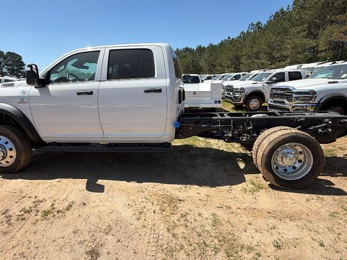 New 2026 RAM 5500 Tradesman w/ Chrome Appearance Group image 11