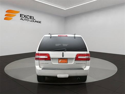 Used 2014 Lincoln Navigator 4WD image 4