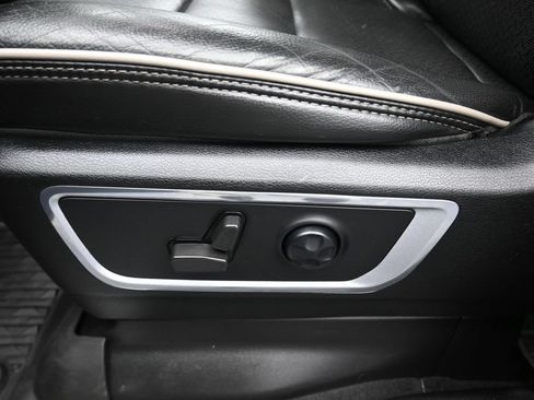 Used 2021 RAM 1500 Laramie AWD/4WD image 12