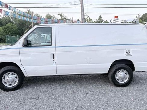 Used 2012 Ford E-250 and Econoline 250 w/ Commercial Cargo Van Pkg RWD image 9