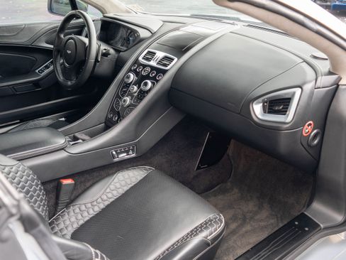 Used 2016 Aston Martin Vanquish Volante image 29