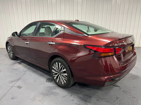 Used 2023 Nissan Altima 2.5 SV image 13