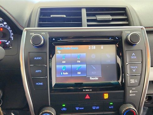 Used 2016 Toyota Camry SE w/ Moonroof Package FWD image 24