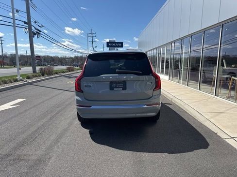 Certified 2025 Volvo XC90 B6 Plus image 4