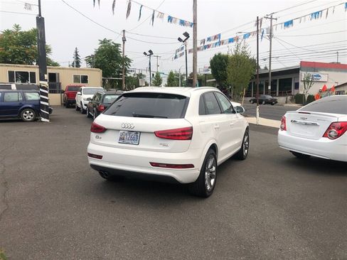 Used 2015 Audi Q3 2.0T Prestige w/ Prestige Package AWD/4WD image 4