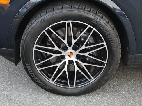 Certified 2025 Porsche Cayenne image 15