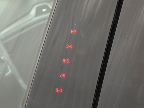 Used 2019 Ford Fusion SE image 11