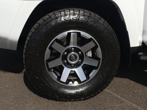 Used 2023 Toyota 4Runner TRD Off-Road Premium w/ Moonroof Package AWD/4WD image 39
