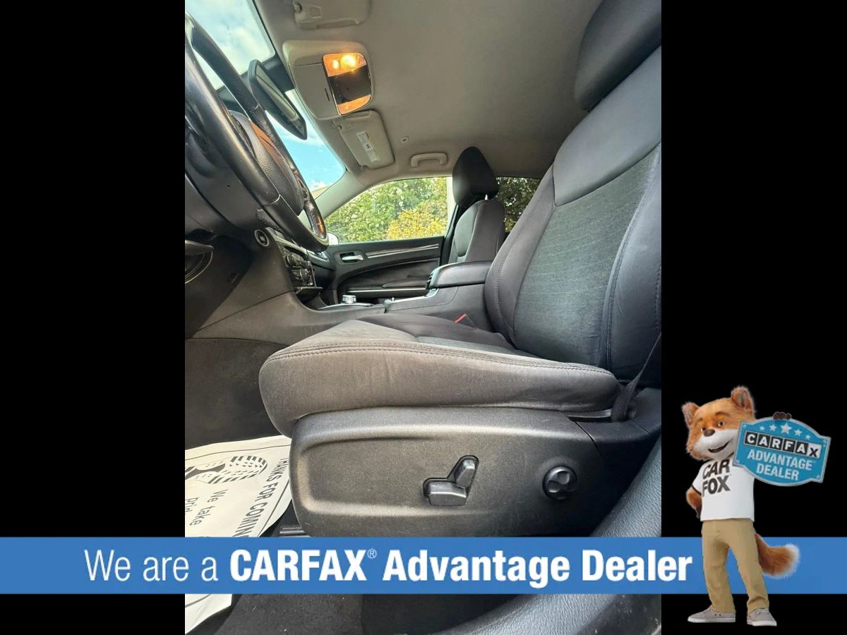 Used 2019 Chrysler 300 Touring RWD image 35