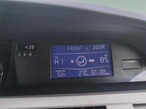 Used 2006 Toyota Avalon XL image 21