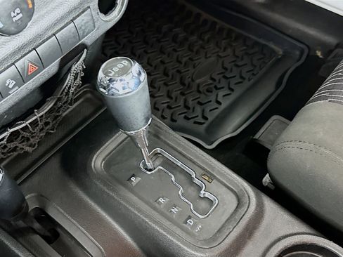 Used 2012 Jeep Wrangler Sport AWD/4WD image 14