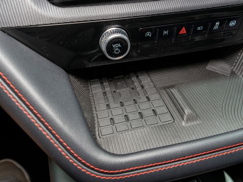 Used 2025 Ford Explorer ST AWD/4WD image 23