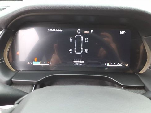 Used 2025 Jeep Grand Cherokee L Altitude AWD/4WD image 27
