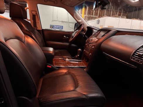 Used 2017 INFINITI QX80 2WD w/ Driver Assistance Package image 17