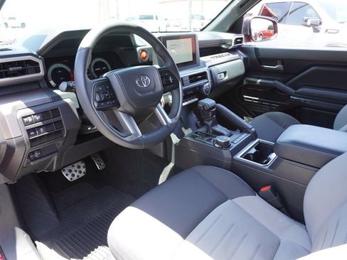 Used 2025 Toyota Tacoma TRD Sport AWD/4WD image 17