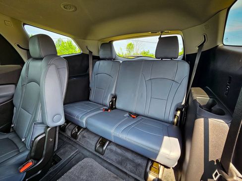 Used 2021 Buick Enclave Premium w/ Surround and Sites Package AWD/4WD image 38