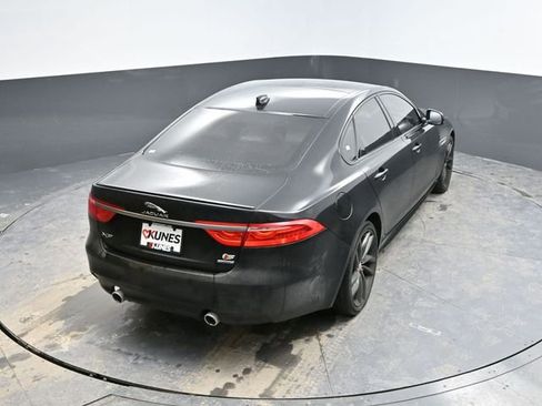 Used 2018 Jaguar XF S image 37