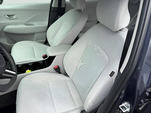 Used 2025 Hyundai Kona SEL FWD image 31