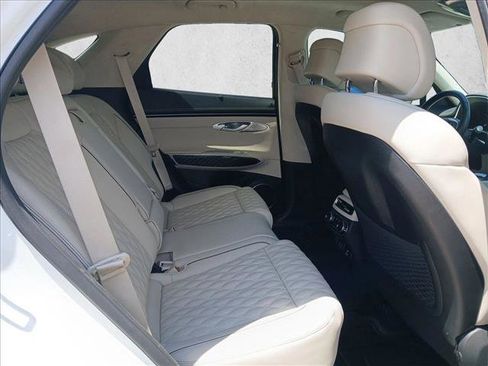 Used 2025 Genesis GV70 3.5T Sport w/ Sport Prestige Package AWD/4WD image 19