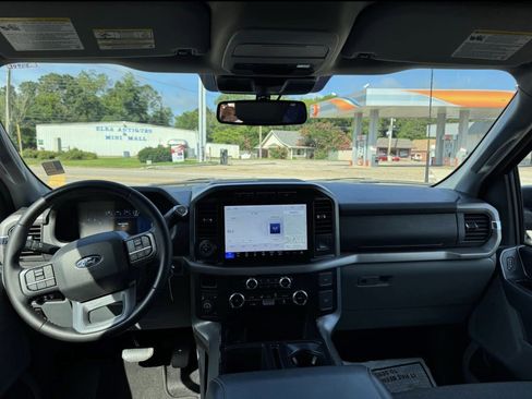 Used 2024 Ford F150 XLT w/ Mobile Office Package image 10