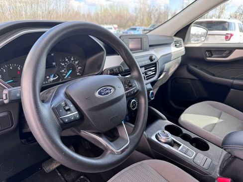 Used 2022 Ford Escape S image 7