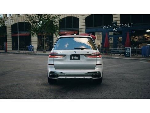 Used 2026 BMW X7 xDrive40i w/ M Sport Package image 5