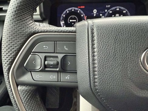 Used 2024 Toyota Tacoma TRD Off-Road image 22