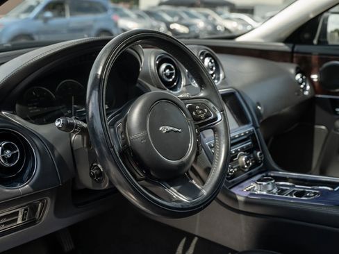 Used 2013 Jaguar XJ AWD image 16