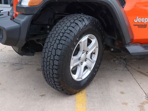 Used 2018 Jeep Wrangler Unlimited Sport S image 18