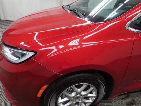 Used 2025 Chrysler Pacifica Select FWD image 39