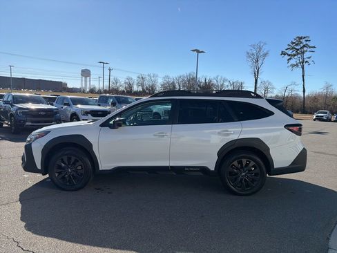 Used 2024 Subaru Outback Onyx Edition image 6